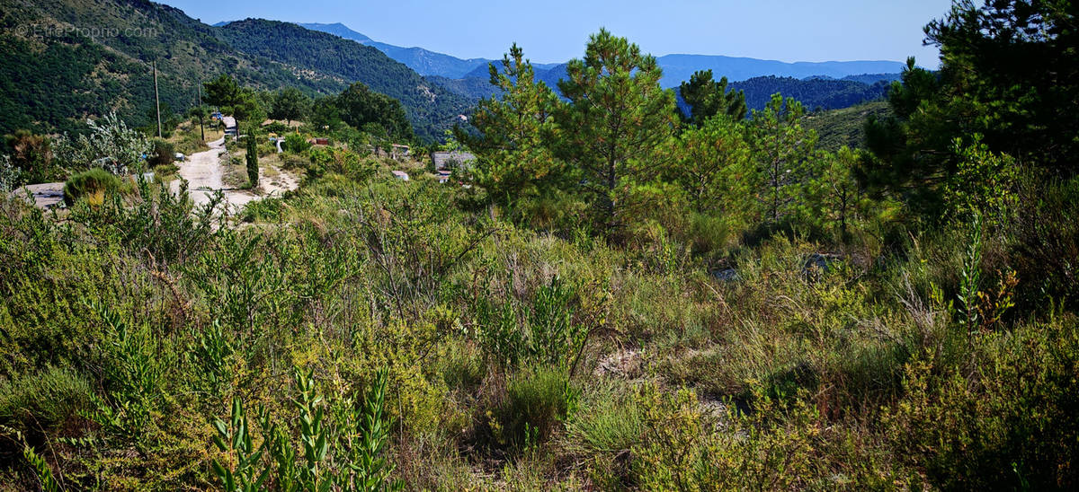 Terrain à LUCERAM