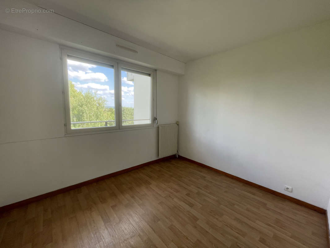 Appartement à PARON