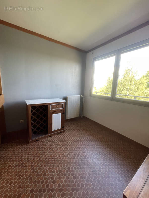 Appartement à PARON