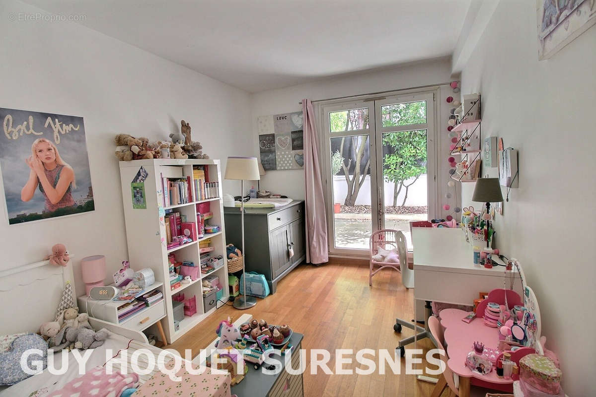 Appartement à SURESNES