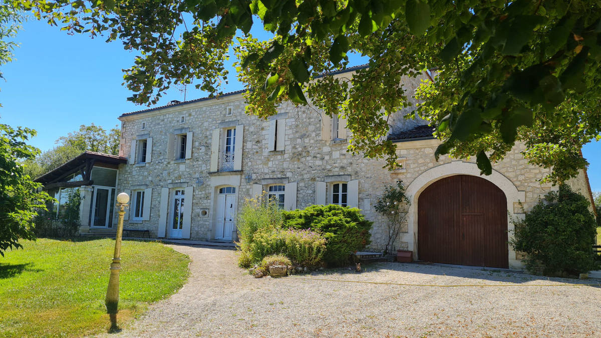 Maison à GARAT