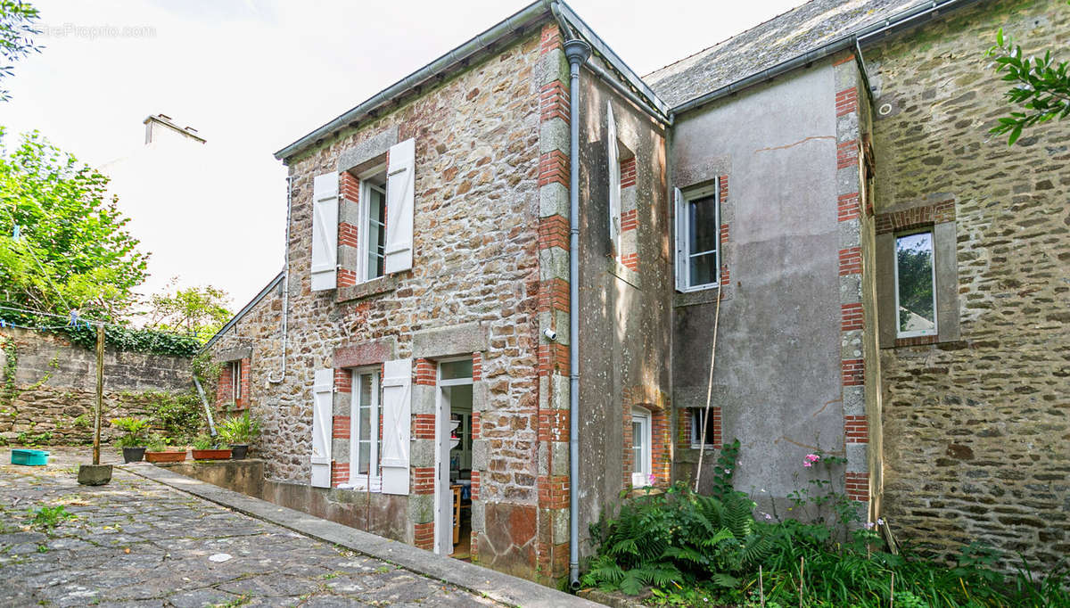 Maison à PONT-AVEN