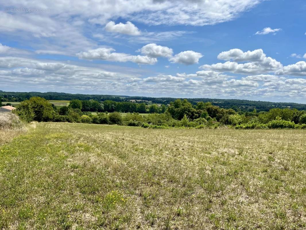 Terrain à BONNES