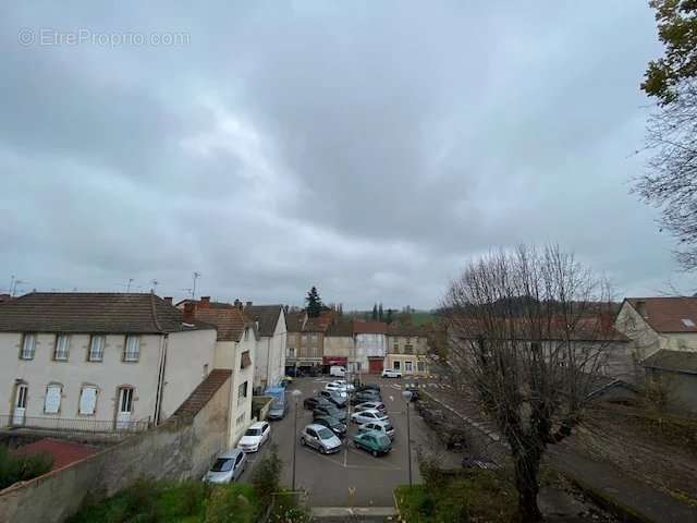 Appartement à LA CLAYETTE