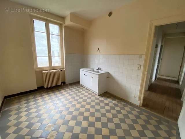 Appartement à LA CLAYETTE