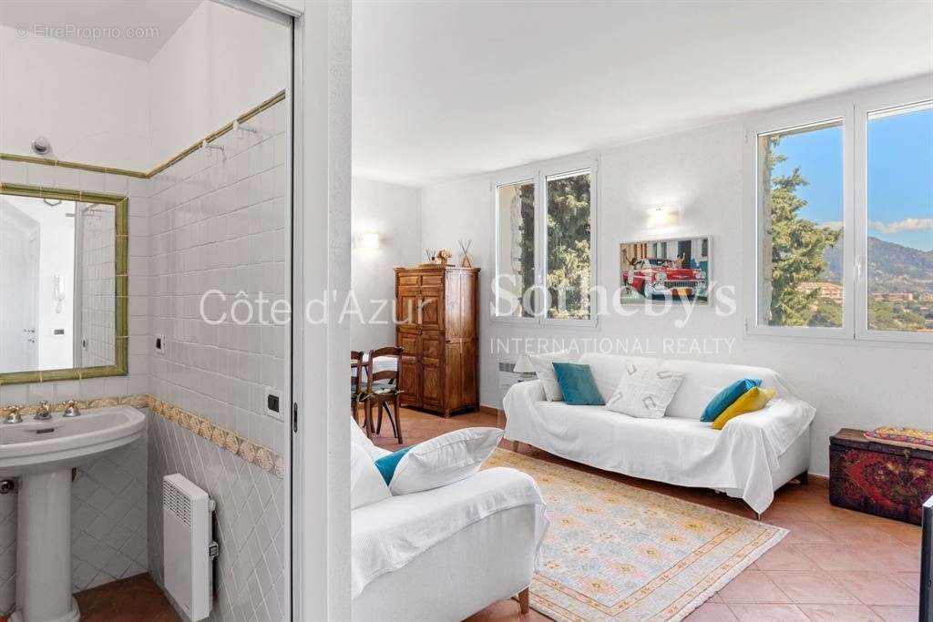 Appartement à ROQUEBRUNE-CAP-MARTIN