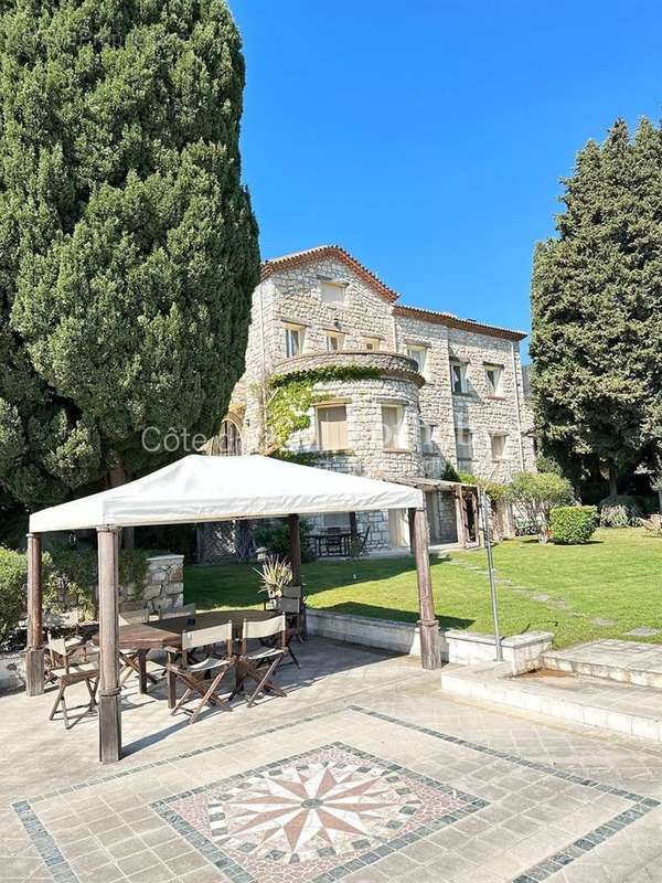 Appartement à ROQUEBRUNE-CAP-MARTIN