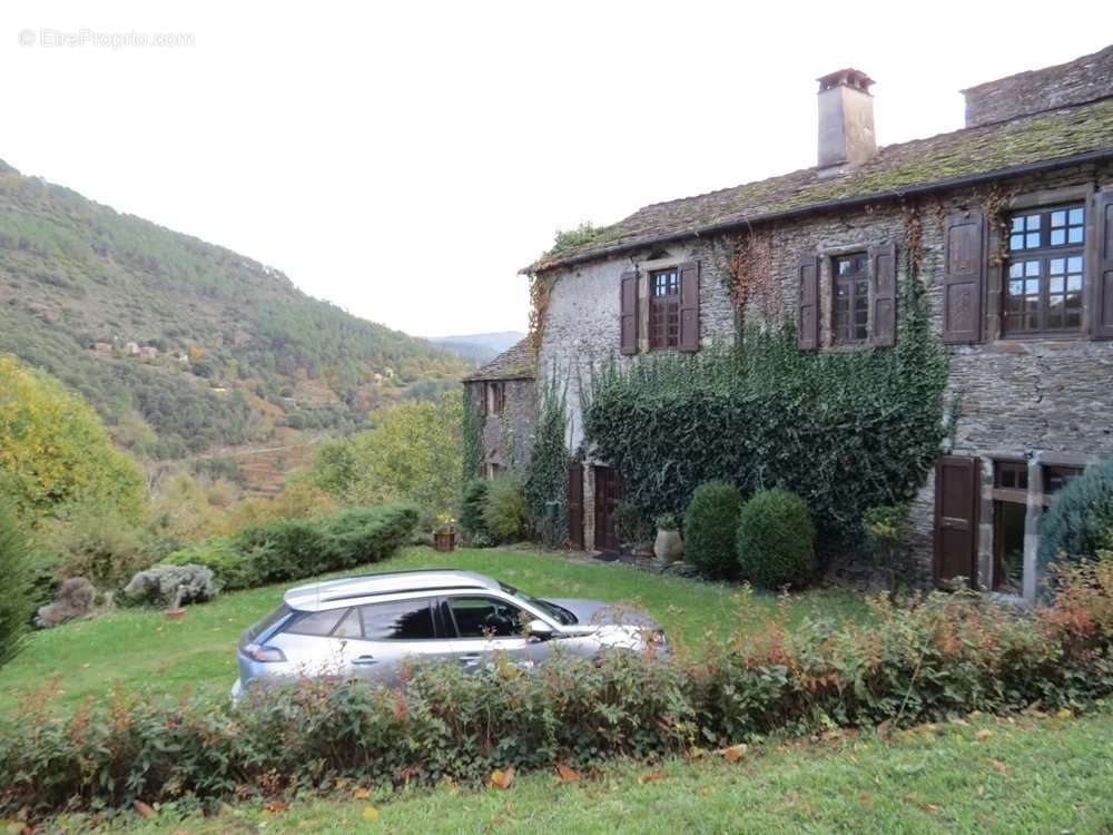 Maison à SAINT-GERMAIN-DE-CALBERTE