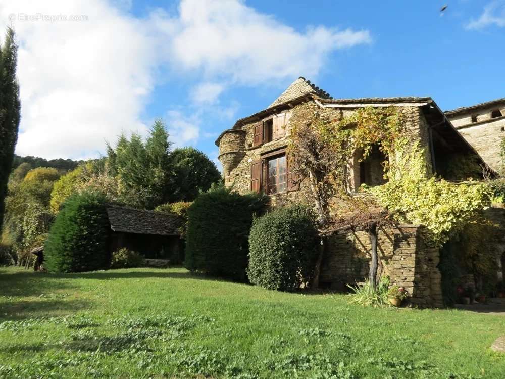 Maison à SAINT-GERMAIN-DE-CALBERTE