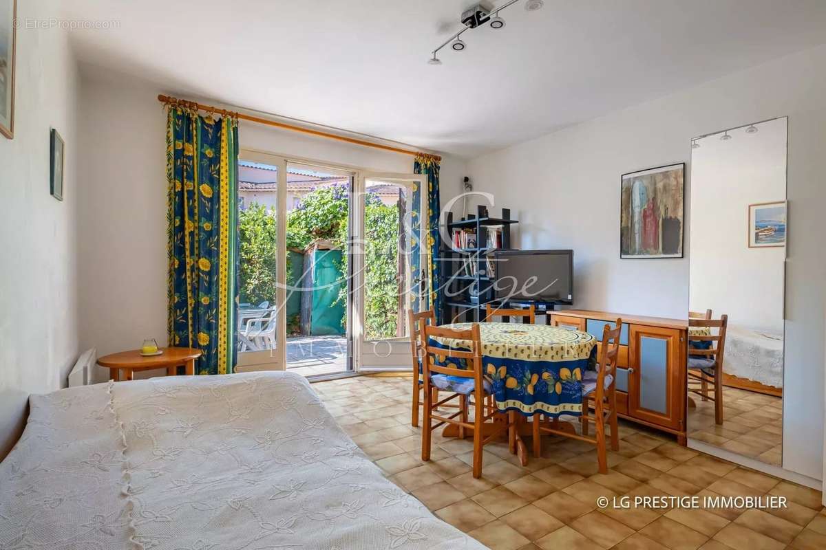 Appartement à MANDELIEU-LA-NAPOULE