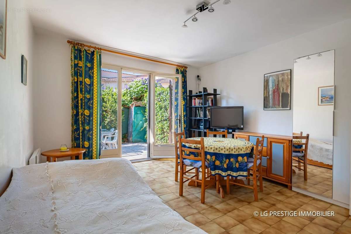 Appartement à MANDELIEU-LA-NAPOULE