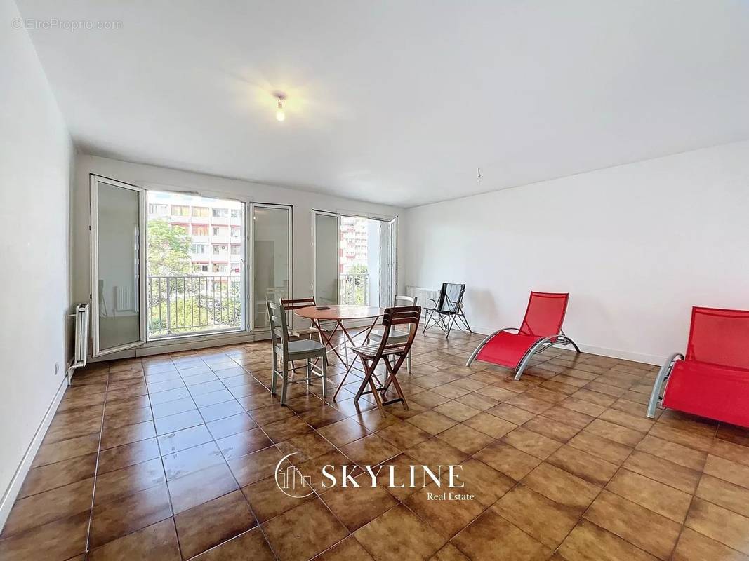 Appartement à MARSEILLE-3E