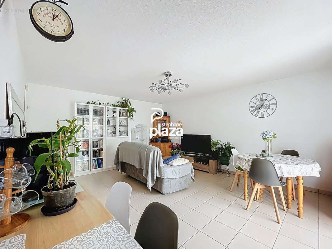 Appartement à LA SALVETAT-SAINT-GILLES