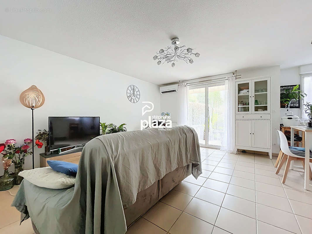 Appartement à LA SALVETAT-SAINT-GILLES