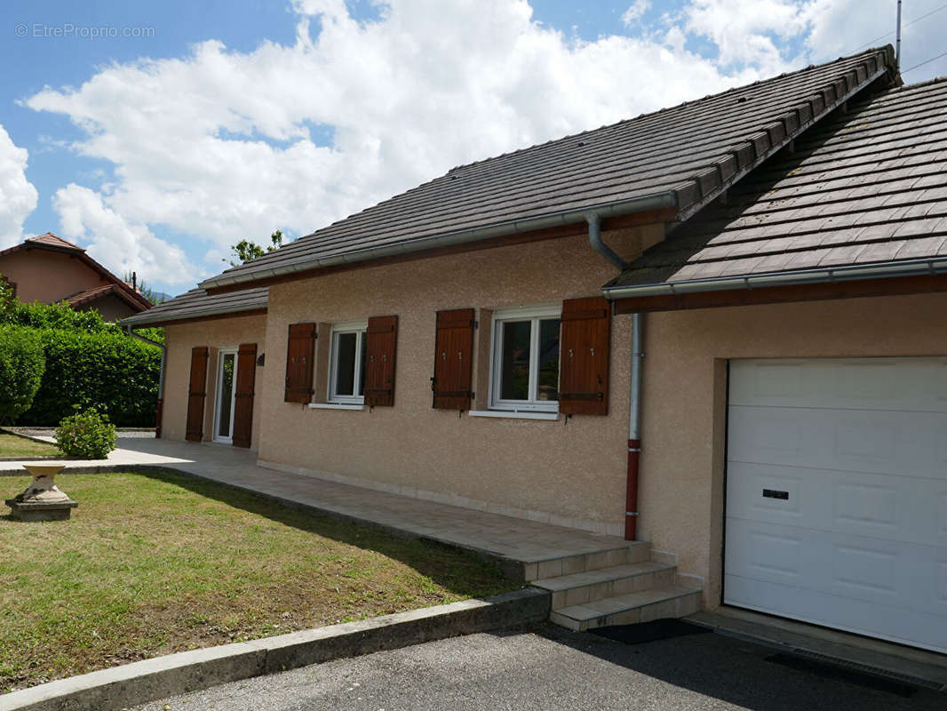 Maison à DOUSSARD