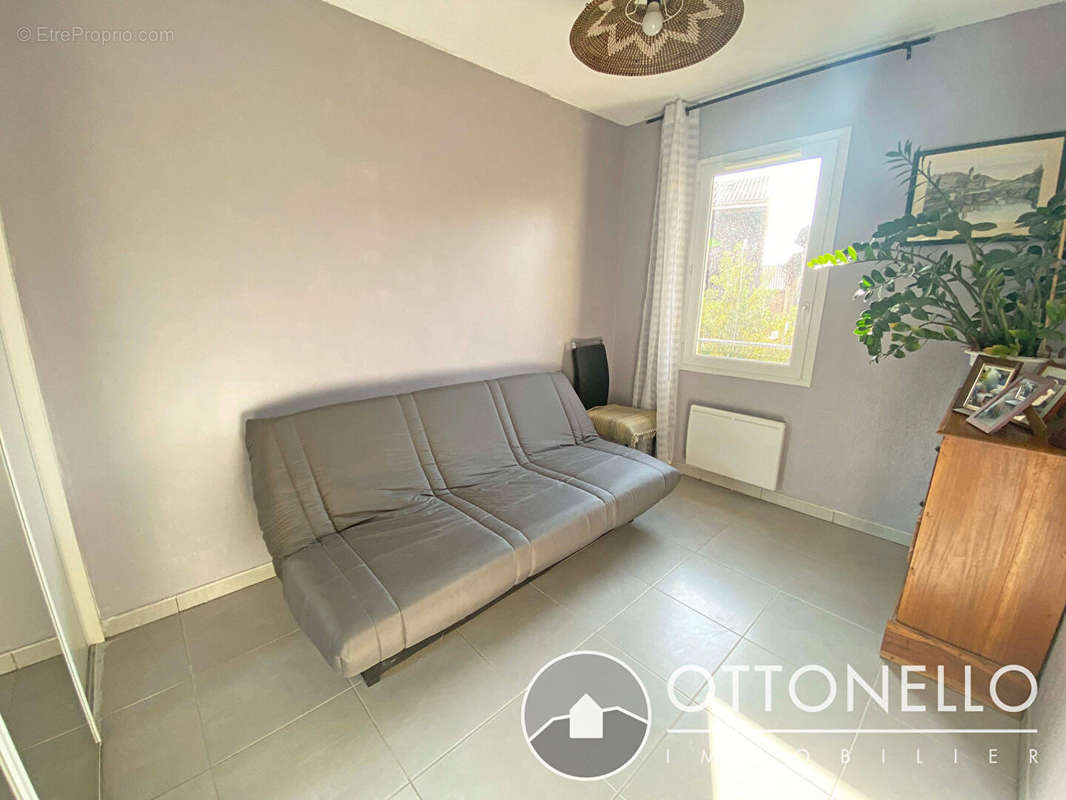 Appartement à ROQUEBRUNE-SUR-ARGENS