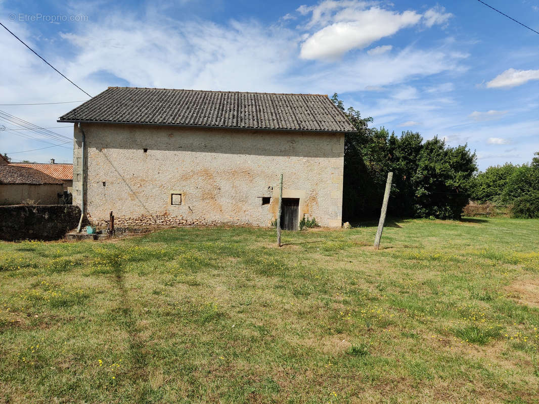 Maison à LEIGNES-SUR-FONTAINE