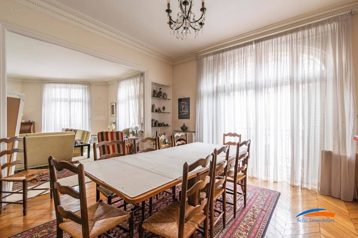   - Appartement à REIMS