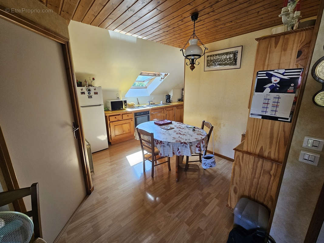 Appartement à SAINT-LUPICIN