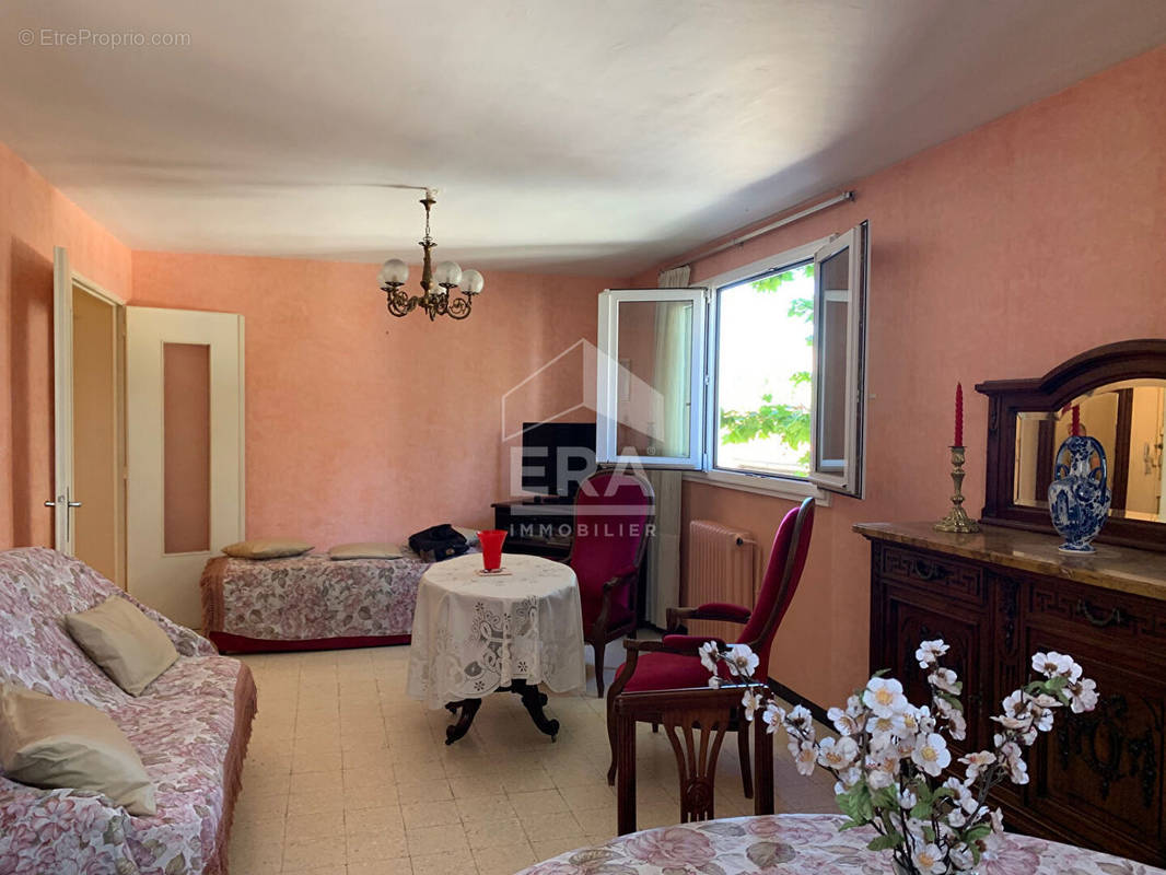 Appartement à MARSEILLE-5E