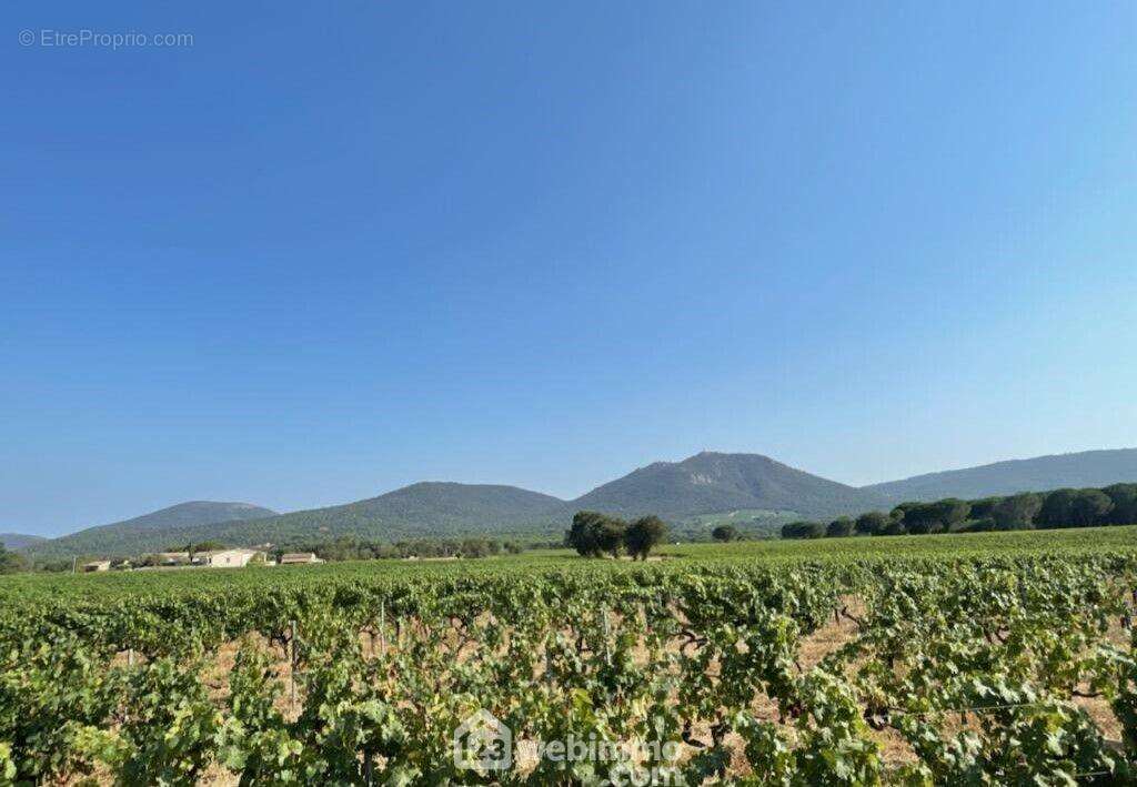 Dans un secteur prisé du Plan de la Tour, proche du Village, dans un bel environnement - Maison à PLAN-DE-LA-TOUR