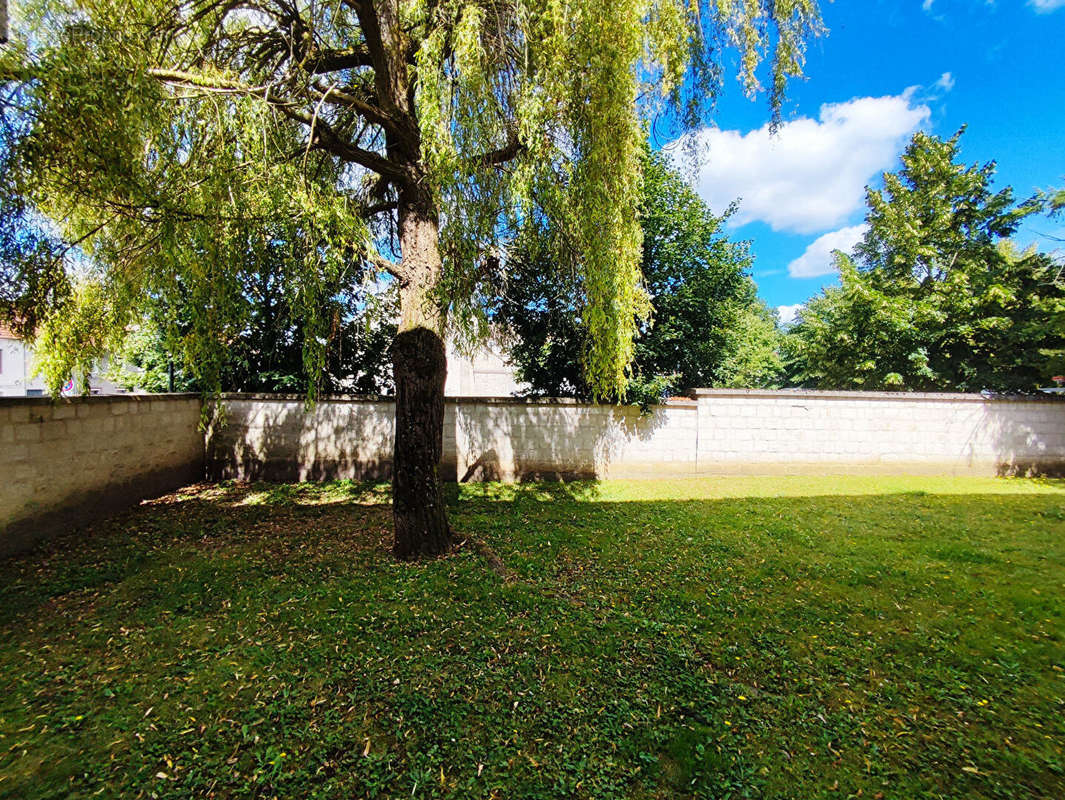 Appartement à FREPILLON