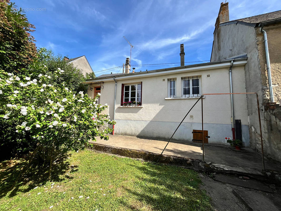 Maison à LA GUERCHE-SUR-L&#039;AUBOIS