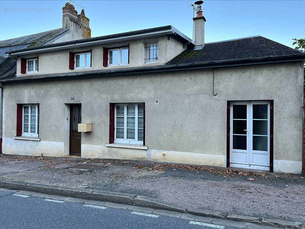 Maison à LA GUERCHE-SUR-L&#039;AUBOIS