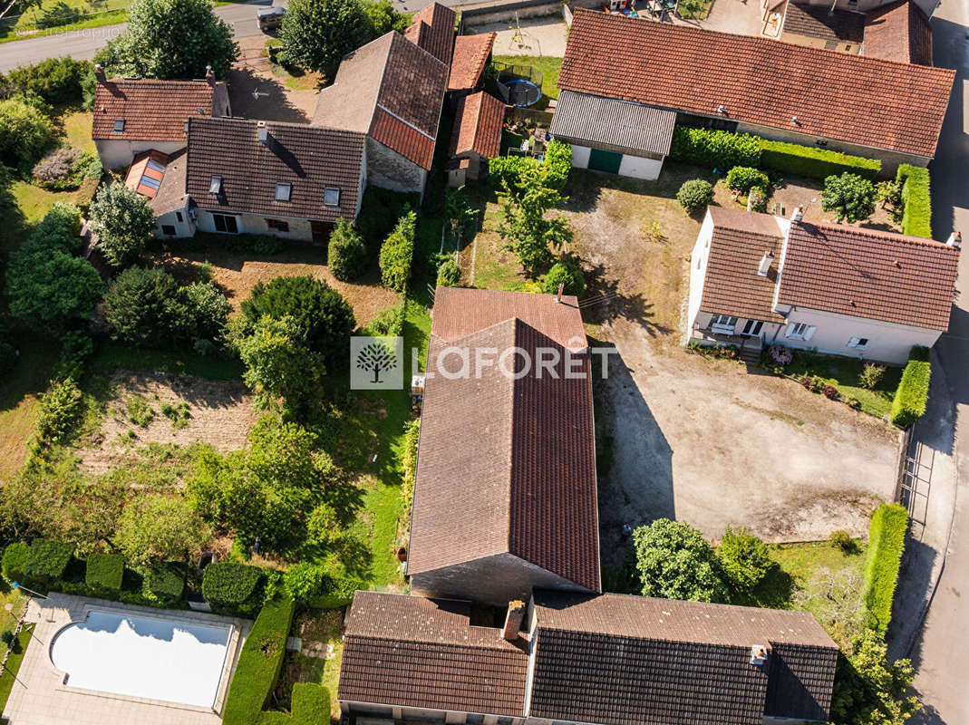 Maison à BESSEY-LES-CITEAUX