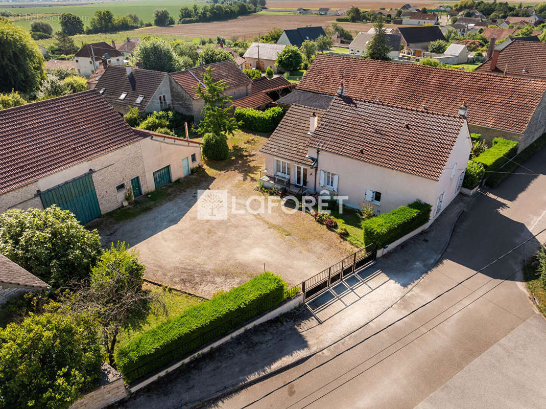 Maison à BESSEY-LES-CITEAUX