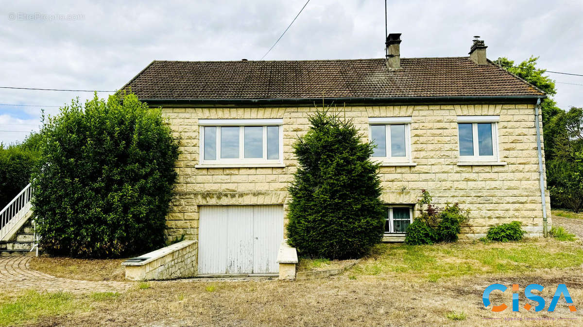 Maison à SAINT-LEU-D&#039;ESSERENT