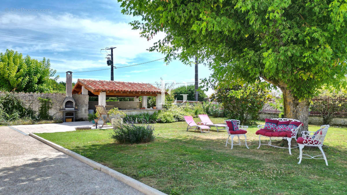 Maison à TOUZAC