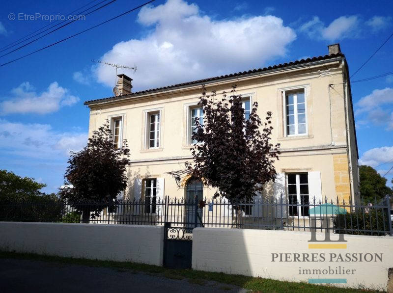 Façade principale - Maison à VIRELADE