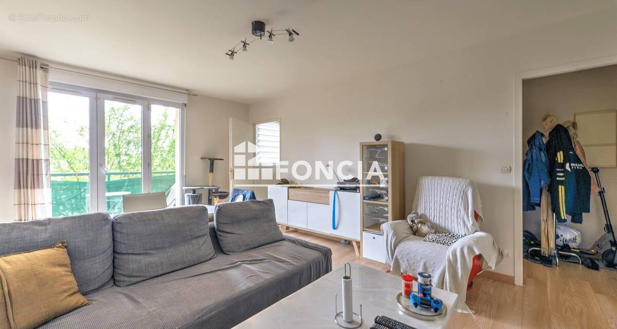 Appartement à VERNEUIL-SUR-SEINE