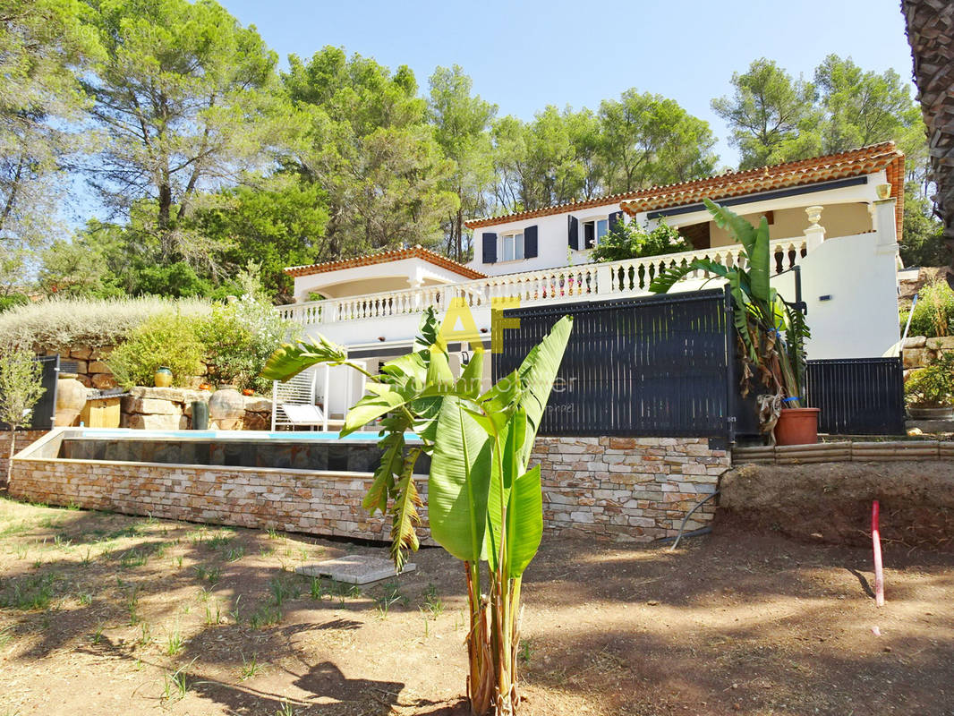 Maison à PUGET-SUR-ARGENS