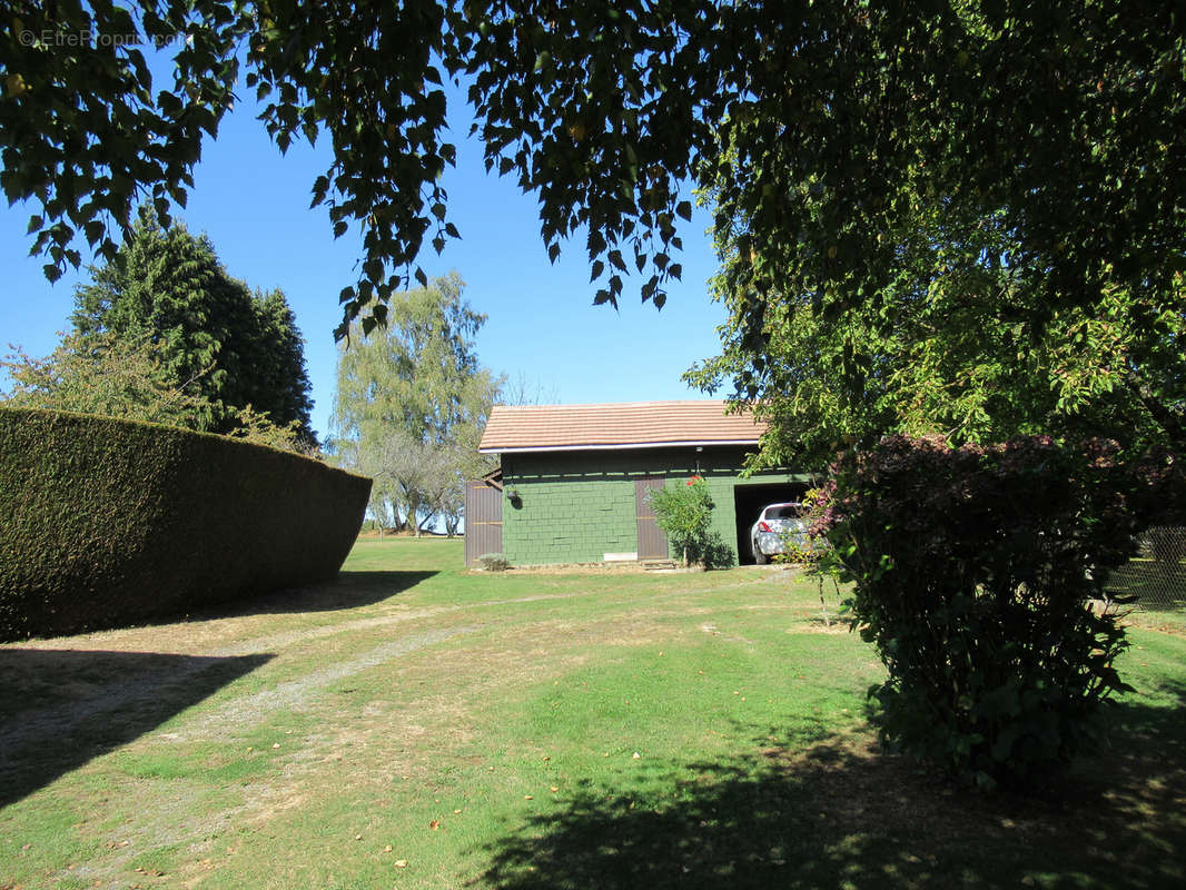 Maison à SAINT-YRIEIX-LA-PERCHE