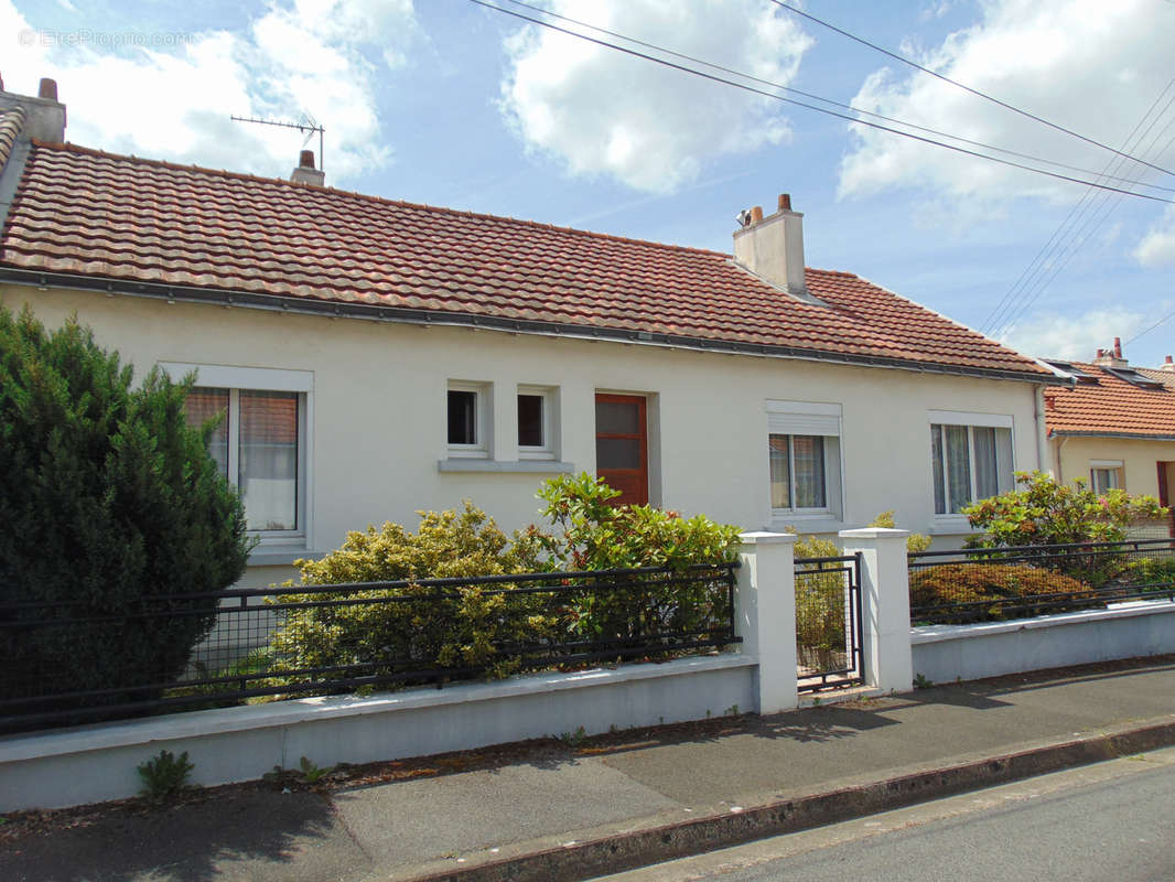 Maison à SAINT-SEBASTIEN-SUR-LOIRE