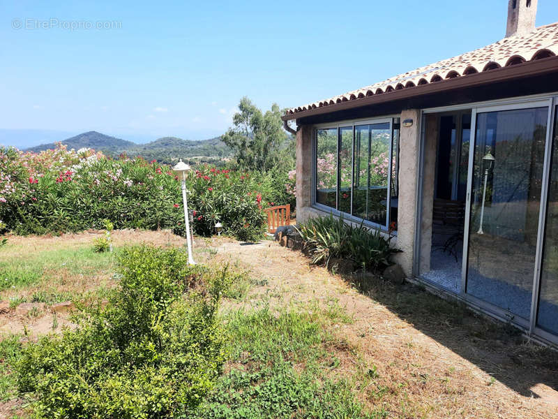 Maison à LES ADRETS-DE-L&#039;ESTEREL