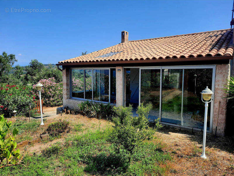 Maison à LES ADRETS-DE-L&#039;ESTEREL