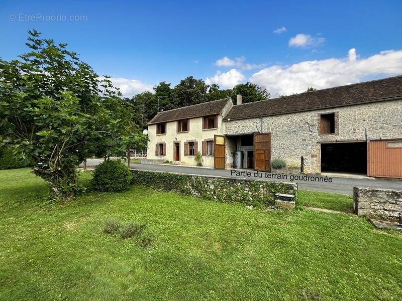 Maison à NANTEAU-SUR-LUNAIN