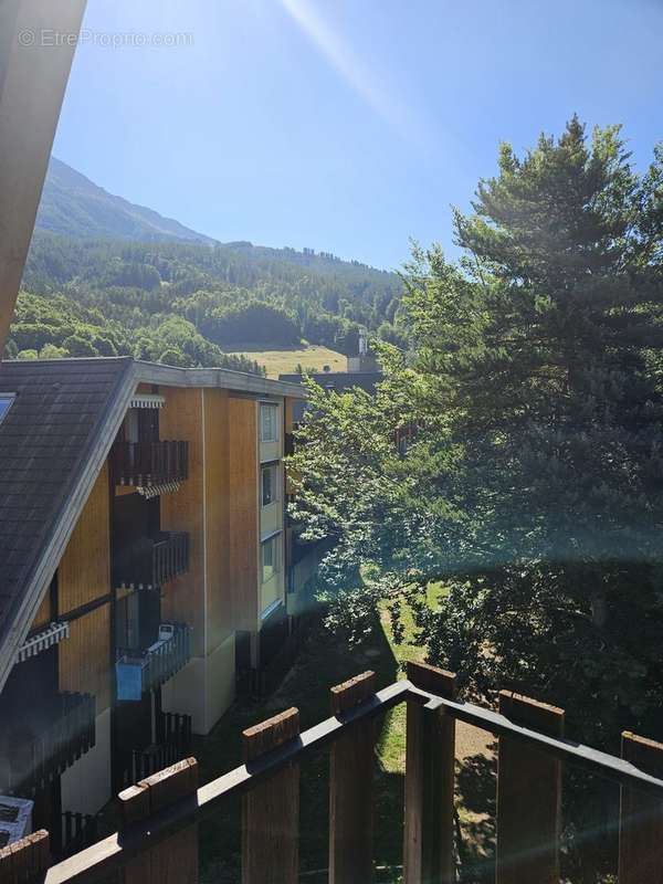 Vue du balcon sur le sommet de Dormillouse - Appartement à MONTCLAR