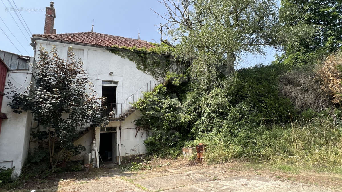 Maison à SAINT-SAUVEUR-EN-PUISAYE