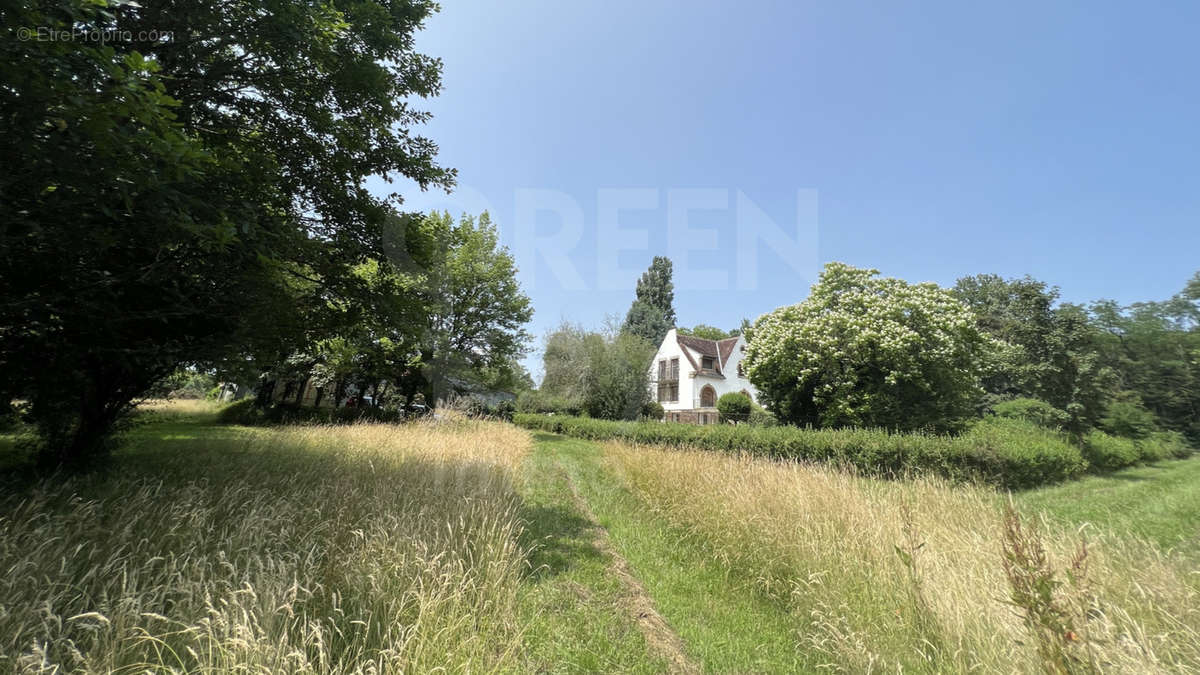 Maison à SAINT-SAUVEUR-EN-PUISAYE