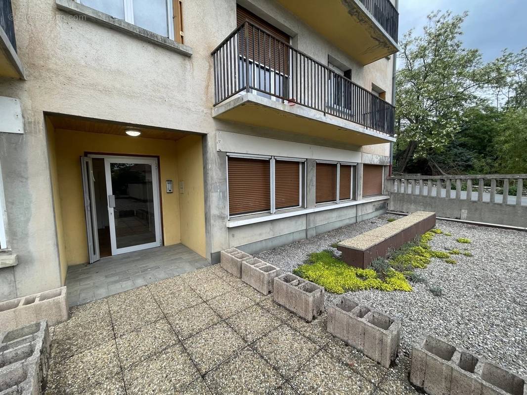 Appartement à LARAGNE-MONTEGLIN