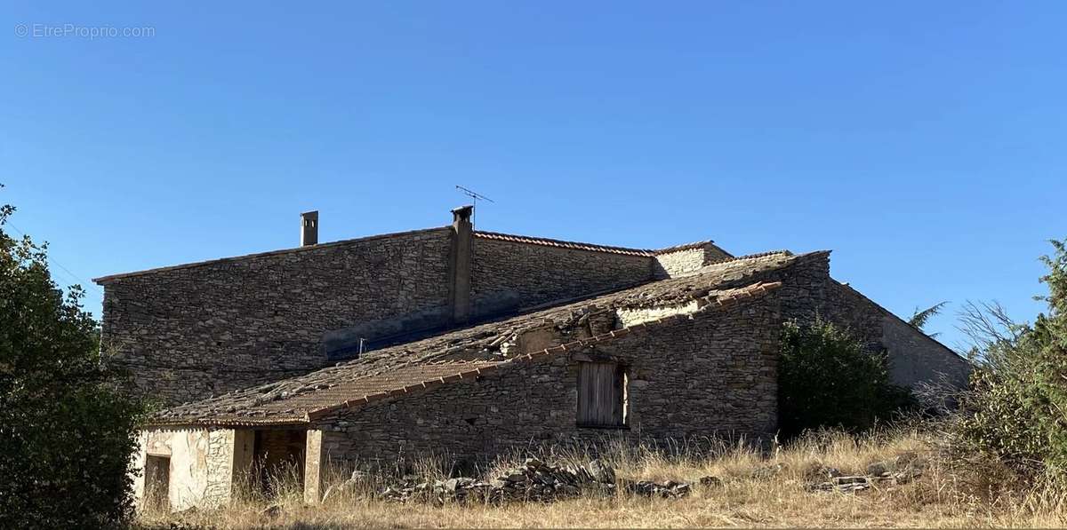 Maison à CHATEAUNEUF-VAL-SAINT-DONAT