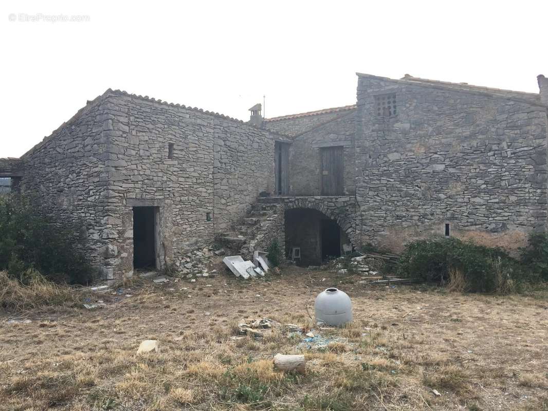 Maison à CHATEAUNEUF-VAL-SAINT-DONAT