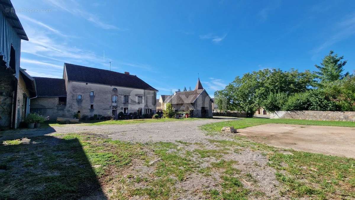 Maison à MARNAY