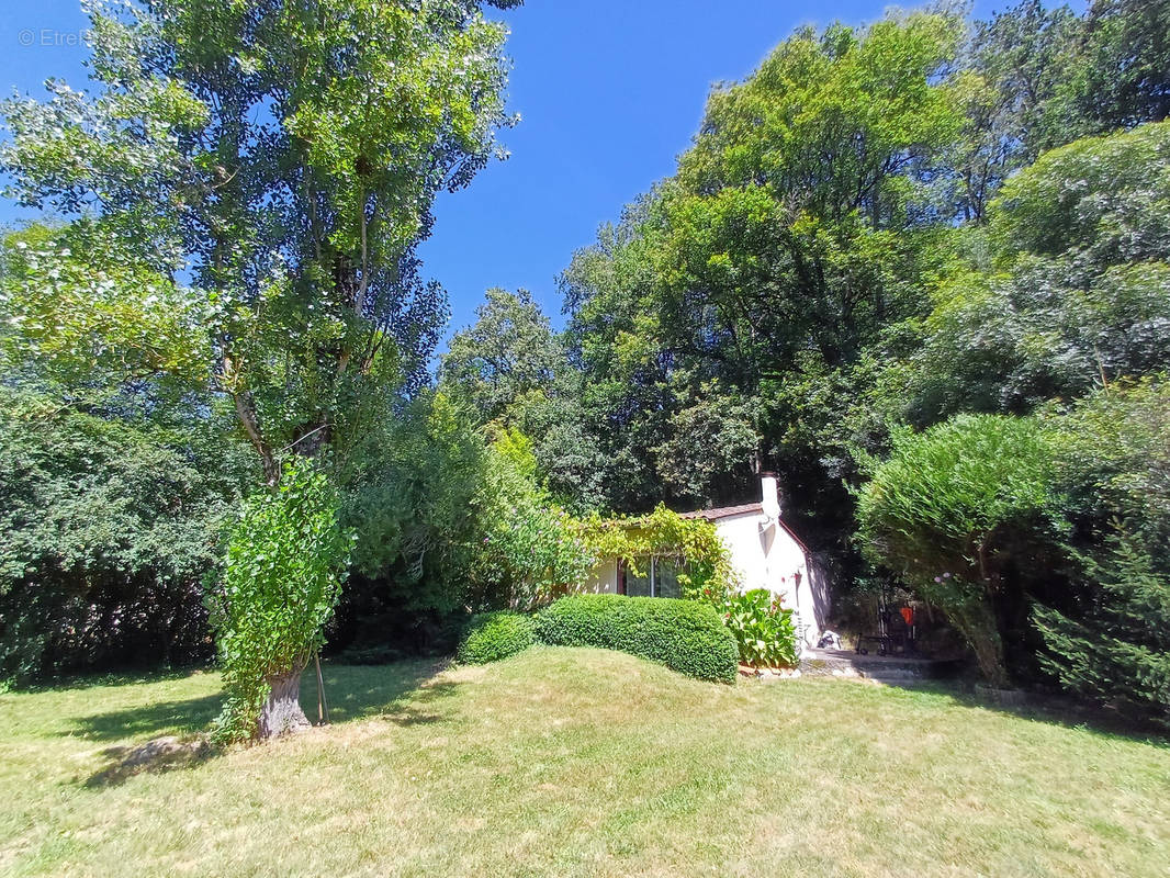 Maison à CHASSENEUIL-SUR-BONNIEURE