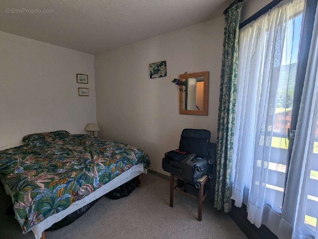 Appartement à MORILLON