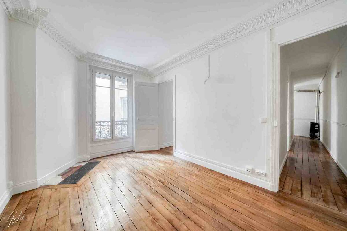 Appartement à PARIS-18E